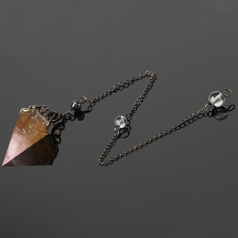 Pendule de cristal divinatoire