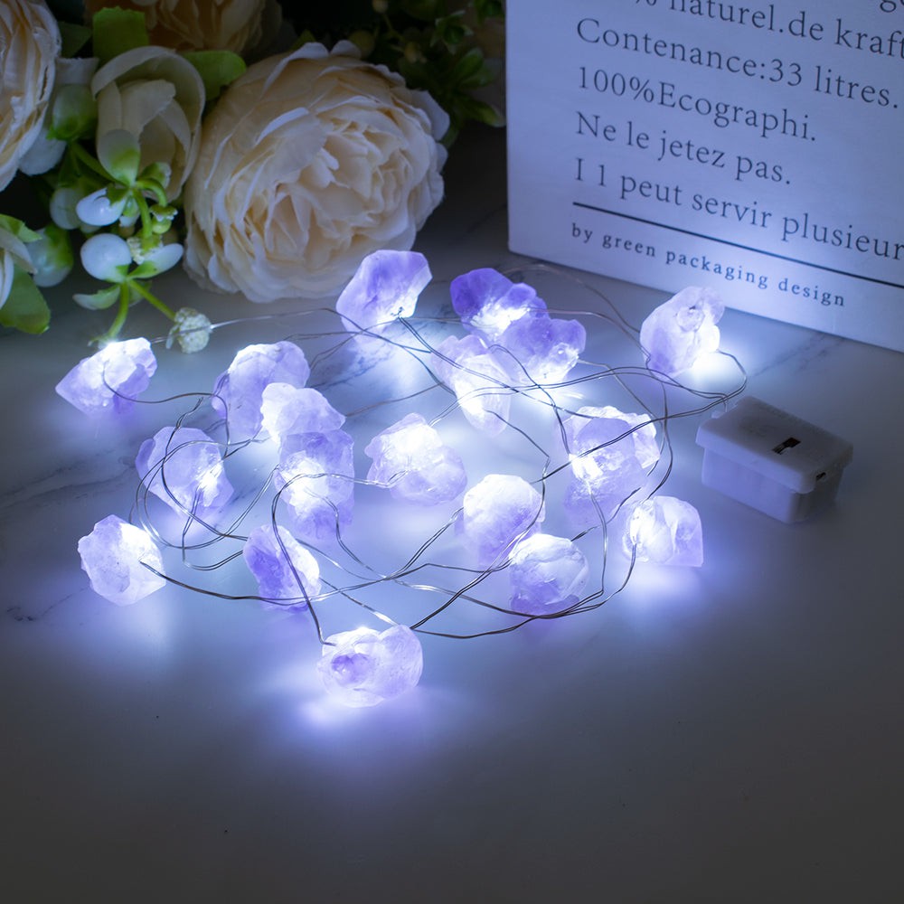 Festliche Lichterkettendekoration aus natürlichem Edelstein