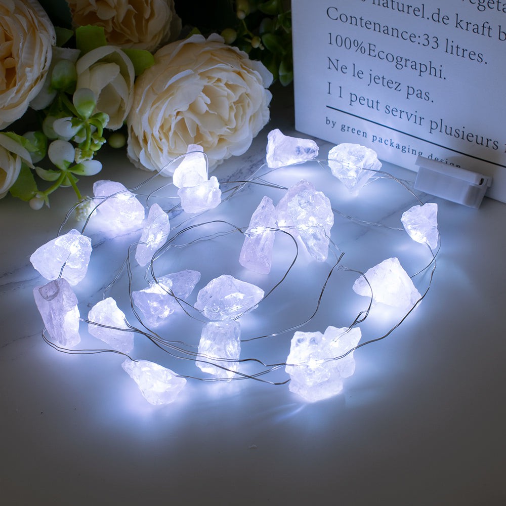 Festliche Lichterkettendekoration aus natürlichem Edelstein