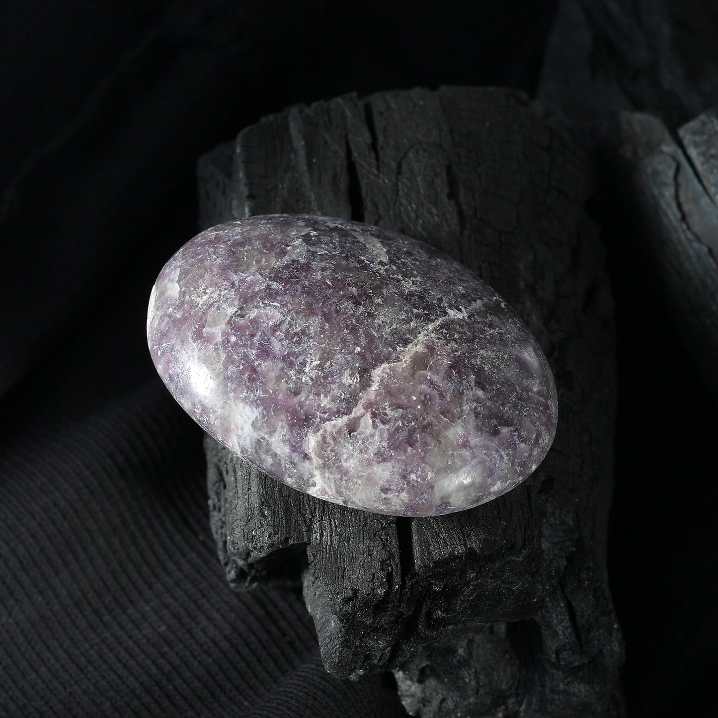 Lepidolite Galet – Your Palm-Sized Pause Button