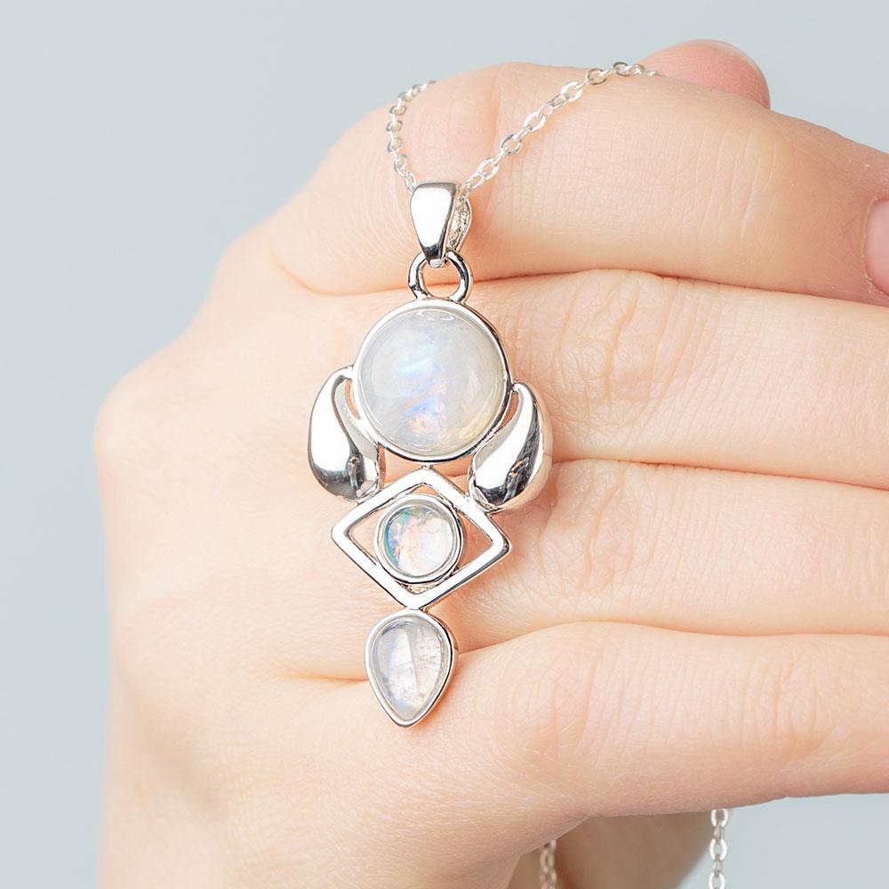 Pendant Of Glowing Moon