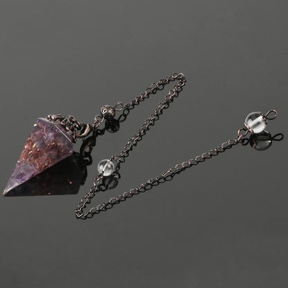 Pendule de cristal divinatoire