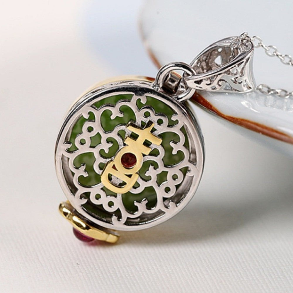 Grüner Jade-Anhänger der Exzellenz