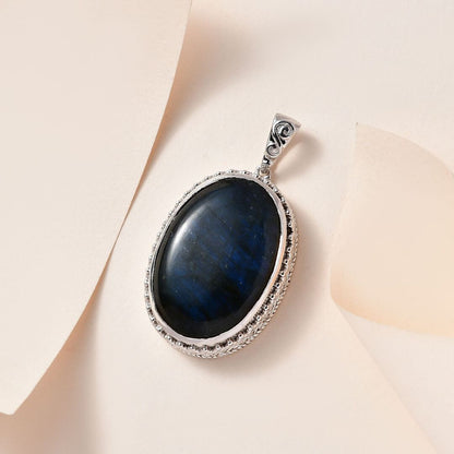 Aurora Labradorite Pendant – Light & Transformation