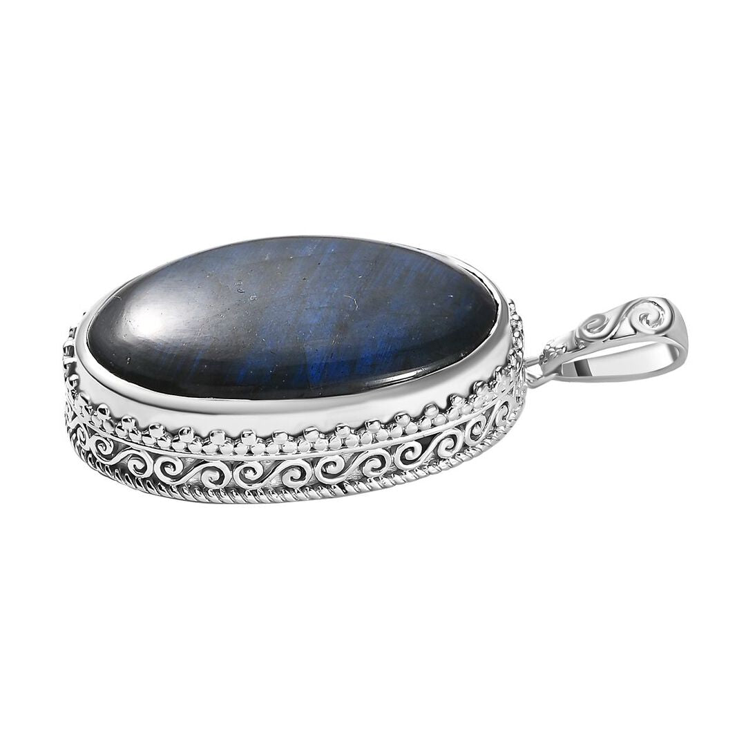 Aurora Labradorite Pendant – Light & Transformation