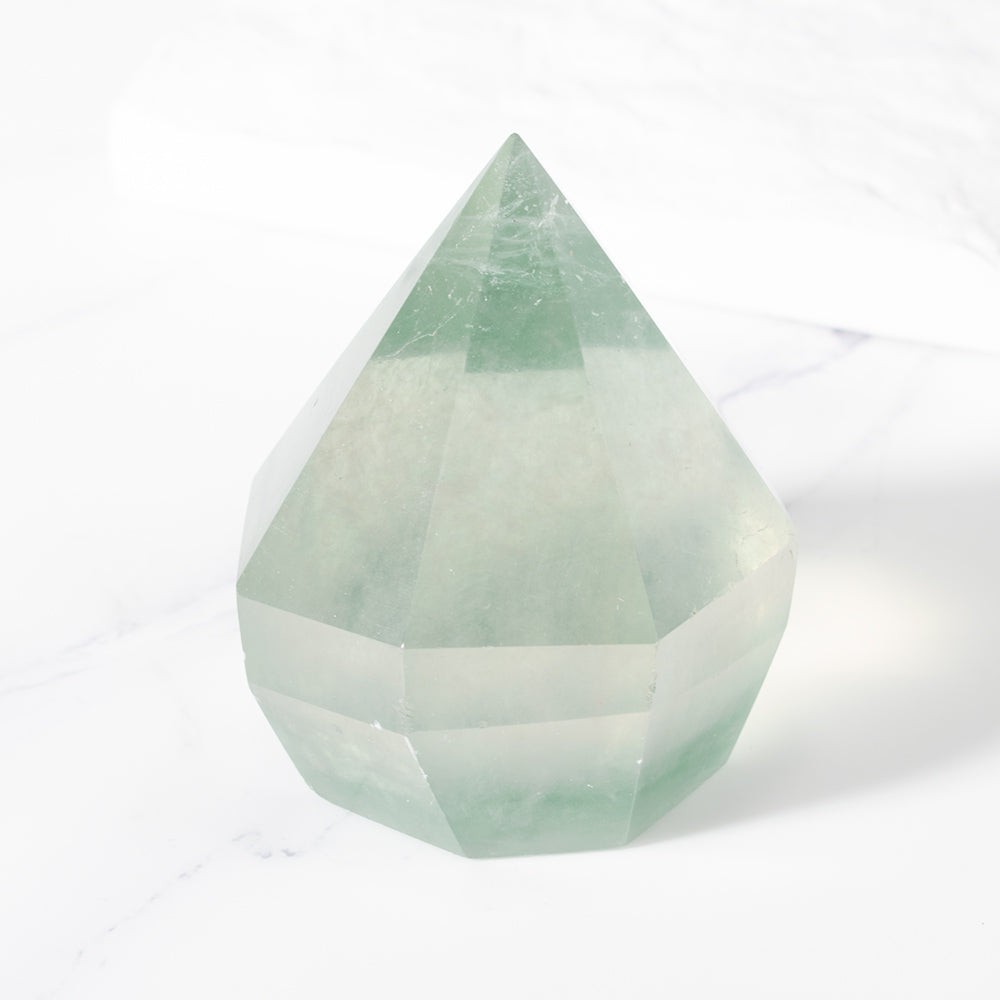Grüner Fluorit-Diamant im Kristallschliff