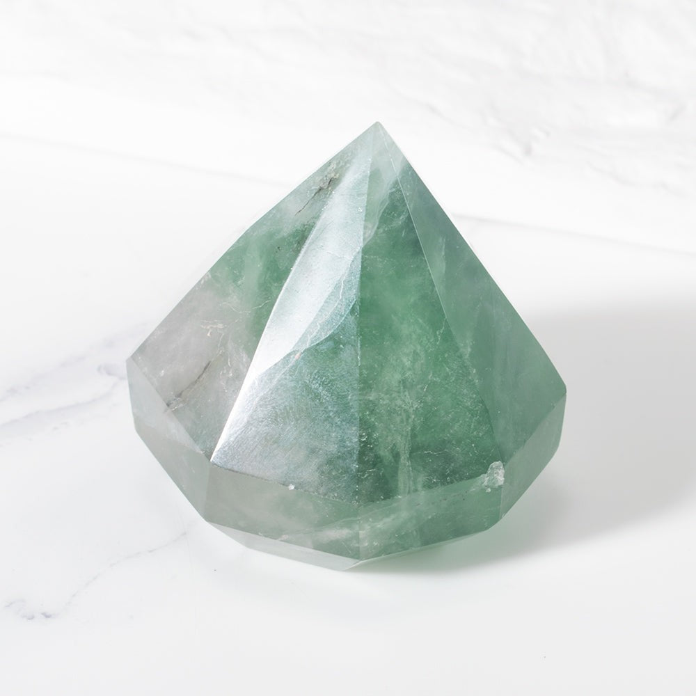 Grüner Fluorit-Diamant im Kristallschliff