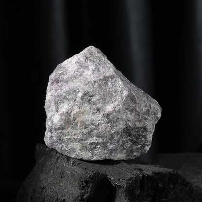 Pierre de lépidolite brute – Calme naturel en période de chaos